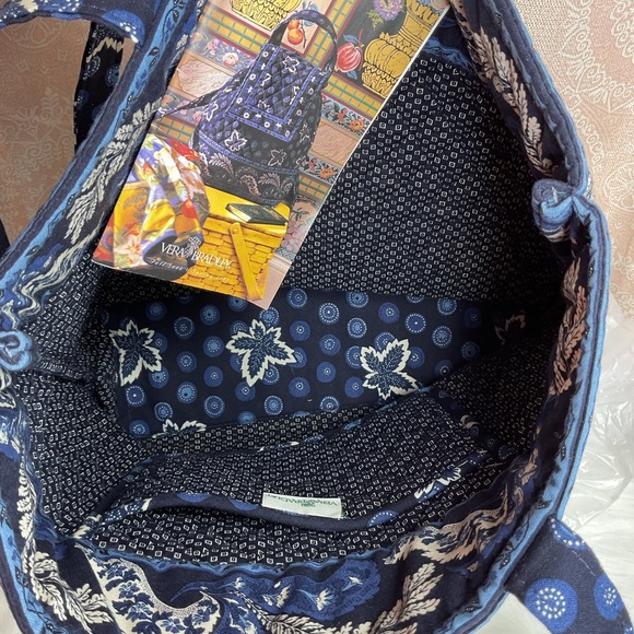 Vera Bradley Retired Blue coin Tote NWT - Picture 4 of 5